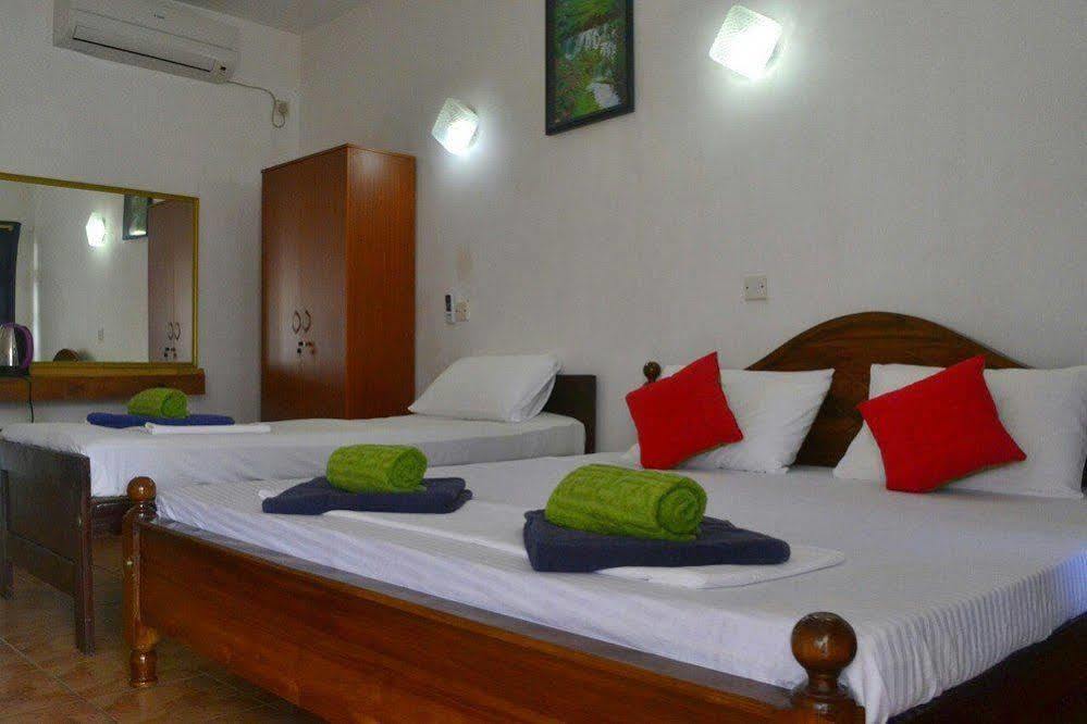 New Shangrela Beach Resort Ambalangoda  Exterior photo